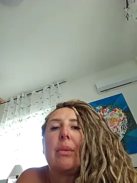 Snapshot of MariaRichi_ chatting on October 4, 2025, 7:28 am MariaRichi  online show from October 4, 2025, 7:28 am