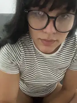 Snapshot of LanaQuen chatting on December 22, 2024, 11:31 pm LanaQuen online show from December 22, 2024, 11:31 pm