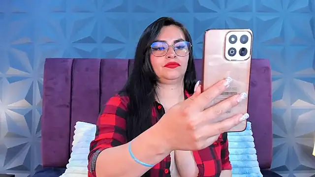 Snapshot of NicoleJonss chatting on November 12, 2025, 3:18 am NicoleJonss online show from November 12, 2025, 3:18 am