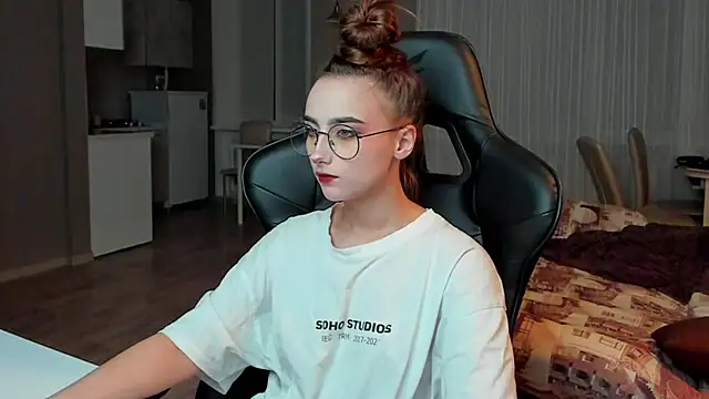 SilverDream online show from March 15, 2025, 8:43 pm