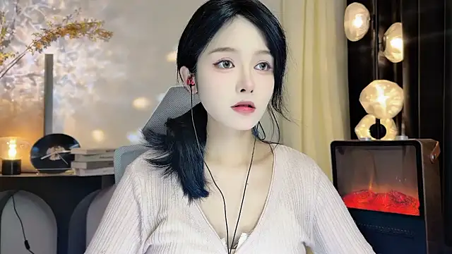 xiaodaibabyy online show from February 23, 2025, 1:10 pm