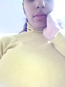 Snapshot of InLero chatting on December 10, 2024, 3:52 am InLero online show from December 10, 2024, 3:52 am