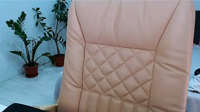 Snapshot of NaughtyNylonFeet chatting on March 21, 2025, 11:01 am NaughtyNylonFeet online show from March 21, 2025, 11:01 am