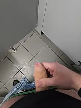 Snapshot of Ibag01 chatting on February 26, 2026, 1:43 pm Ibag01 online show from February 26, 2026, 1:43 pm