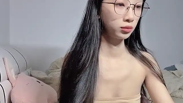Lili-2 online show from July 7, 2026, 2:32 pm