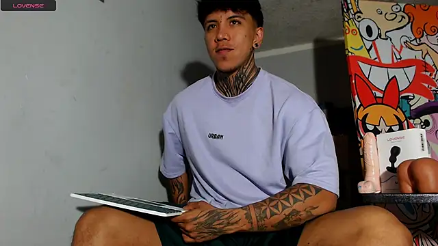 Nickhot0609 online show from February 24, 2025, 11:19 pm