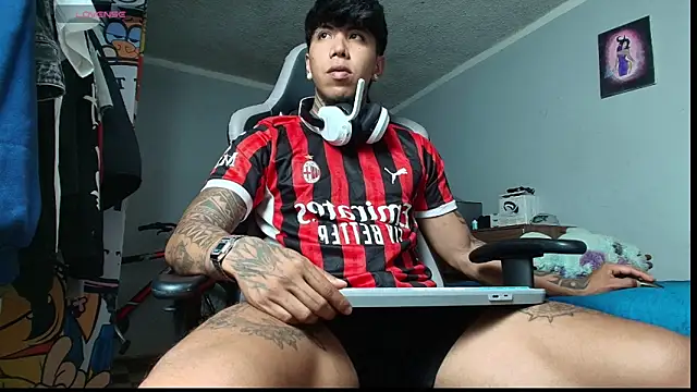 Nickhot0609 online show from November 14, 2025, 3:16 am