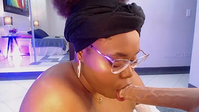 Snapshot of Makena_gh chatting on January 30, 2025, 8:11 am Makena gh online show from January 30, 2025, 8:11 am