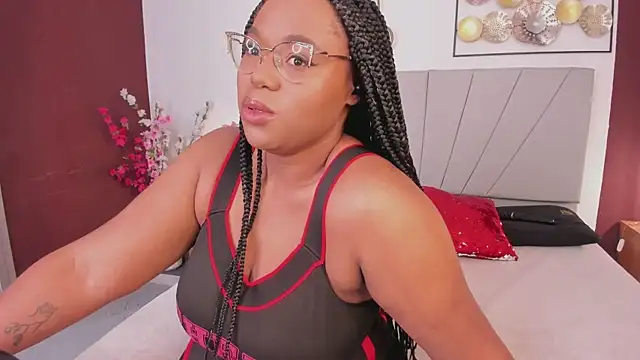 Snapshot of Makena_gh chatting on June 26, 2026, 2:38 am Makena gh online show from June 26, 2026, 2:38 am
