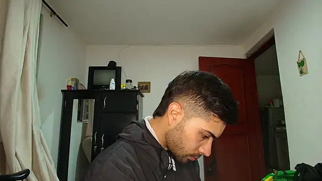 Snapshot of Jestebanano chatting on October 16, 2025, 10:44 pm Jestebanano online show from October 16, 2025, 10:44 pm