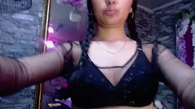 Snapshot of Mia_Bonnie_ chatting on February 20, 2025, 5:55 am Mia Bonnie  online show from February 20, 2025, 5:55 am
