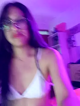 AleFantasy0001 online show from January 25, 2025, 8:42 pm