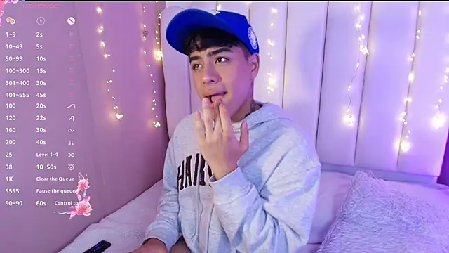 kiing azahell online show from March 18, 2025, 5:09 am