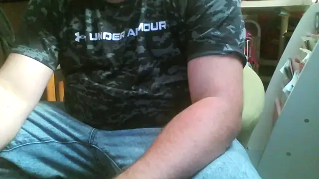 Snapshot of Tipute1987 chatting on October 9, 2025, 6:17 pm Tipute1987 online show from October 9, 2025, 6:17 pm