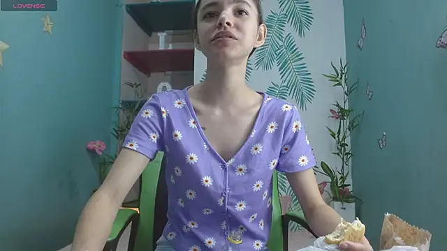 Mia-kalinfa online show from December 14, 2024, 12:23 pm