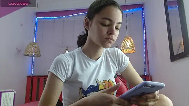 Mia-kalinfa online show from December 23, 2024, 12:52 pm