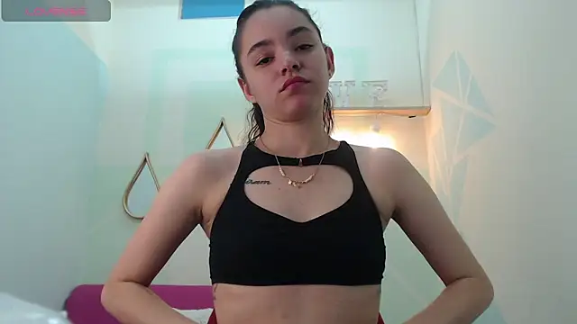 Mia-kalinfa online show from February 5, 2025, 6:04 pm