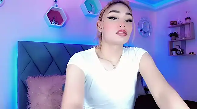 Snapshot of Hallyhott chatting on December 12, 2024, 1:06 pm Hallyhott online show from December 12, 2024, 1:06 pm