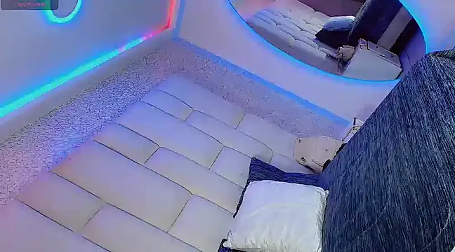 Snapshot of Hallyhott chatting on March 3, 2025, 4:25 am Hallyhott online show from March 3, 2025, 4:25 am