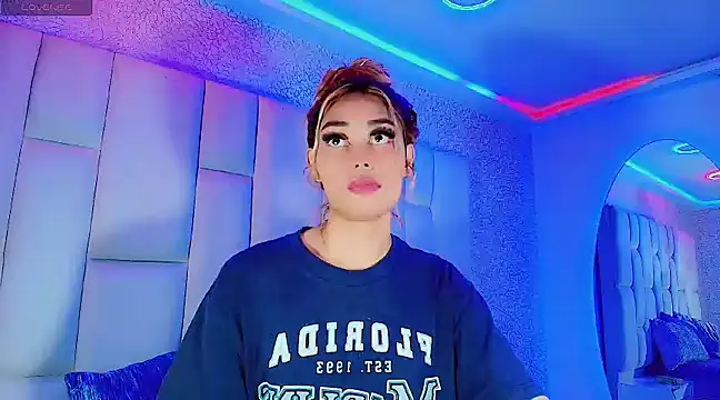 Snapshot of Hallyhott chatting on March 10, 2025, 10:59 am Hallyhott online show from March 10, 2025, 10:59 am