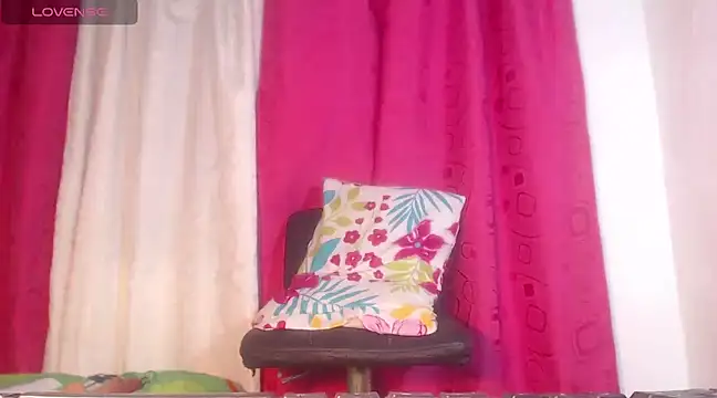 Snapshot of princes_bigcock_1 chatting on December 5, 2024, 4:42 am princes bigcock 1 online show from December 5, 2024, 4:42 am