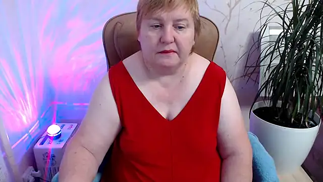 Snapshot of Limonka-Fire chatting on December 8, 2024, 9:02 am Limonka-Fire online show from December 8, 2024, 9:02 am