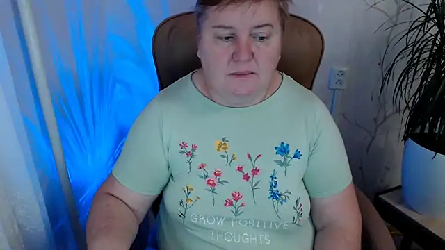 Snapshot of Limonka-Fire chatting on January 2, 2025, 7:33 am Limonka-Fire online show from January 2, 2025, 7:33 am