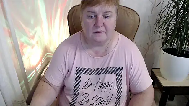 Snapshot of Limonka-Fire chatting on January 3, 2025, 8:43 pm Limonka-Fire online show from January 3, 2025, 8:43 pm