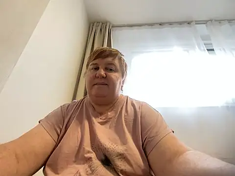 Snapshot of Limonka-Fire chatting on February 6, 2025, 1:43 pm Limonka-Fire online show from February 6, 2025, 1:43 pm