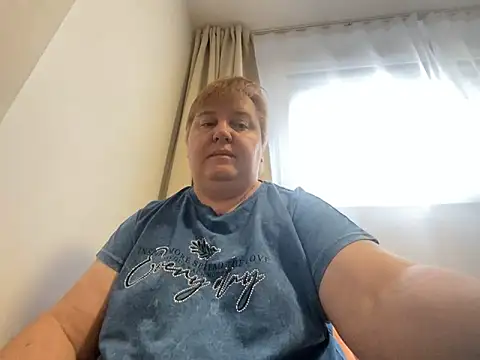 Snapshot of Limonka-Fire chatting on February 7, 2025, 9:26 am Limonka-Fire online show from February 7, 2025, 9:26 am