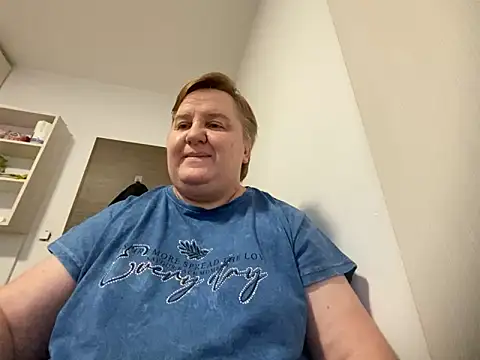 Snapshot of Limonka-Fire chatting on February 10, 2025, 4:14 pm Limonka-Fire online show from February 10, 2025, 4:14 pm