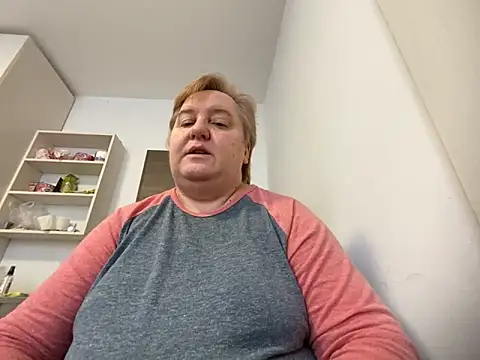 Snapshot of Limonka-Fire chatting on February 12, 2025, 9:20 am Limonka-Fire online show from February 12, 2025, 9:20 am