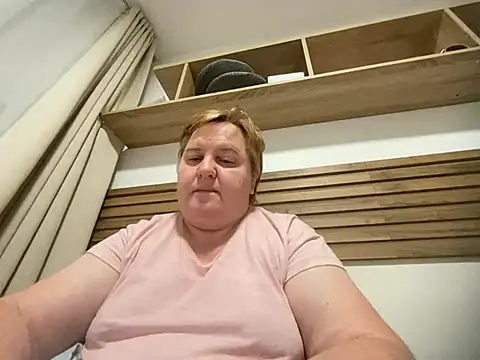 Snapshot of Limonka-Fire chatting on February 16, 2025, 8:11 pm Limonka-Fire online show from February 16, 2025, 8:11 pm