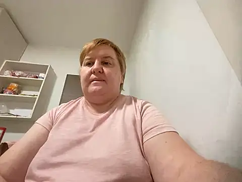 Snapshot of Limonka-Fire chatting on February 17, 2025, 8:52 am Limonka-Fire online show from February 17, 2025, 8:52 am