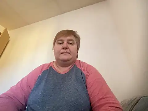 Snapshot of Limonka-Fire chatting on February 18, 2025, 3:32 pm Limonka-Fire online show from February 18, 2025, 3:32 pm