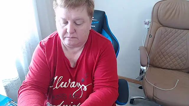 Snapshot of Limonka-Fire chatting on April 27, 2026, 9:18 am Limonka-Fire online show from April 27, 2026, 9:18 am
