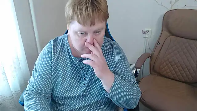 Snapshot of Limonka-Fire chatting on May 12, 2026, 8:22 am Limonka-Fire online show from May 12, 2026, 8:22 am