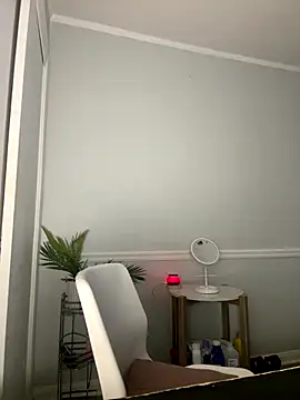 Snapshot of camiliaskye chatting on December 18, 2025, 4:57 pm camiliaskye online show from December 18, 2025, 4:57 pm