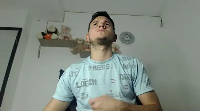 Latin Boy24 online show from March 4, 2025, 2:06 am