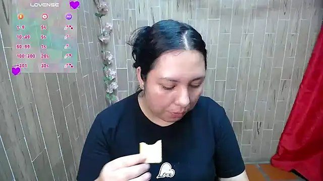 Snapshot of solyeria chatting on February 9, 2026, 6:34 pm solyeria online show from February 9, 2026, 6:34 pm