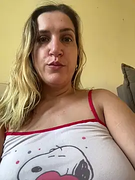 Snapshot of Bia_sexynovaes chatting on March 17, 2026, 10:51 am Bia sexynovaes online show from March 17, 2026, 10:51 am