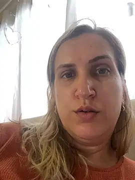 Snapshot of Bia_sexynovaes chatting on March 18, 2026, 6:22 pm Bia sexynovaes online show from March 18, 2026, 6:22 pm