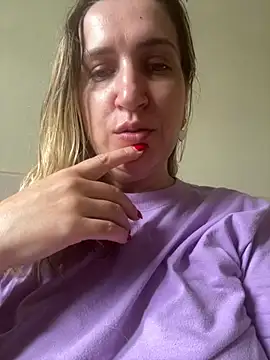 Snapshot of Bia_sexynovaes chatting on April 7, 2026, 12:49 pm Bia sexynovaes online show from April 7, 2026, 12:49 pm