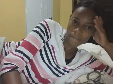 Snapshot of adele-33 chatting on February 5, 2026, 12:15 am adele-33 online show from February 5, 2026, 12:15 am