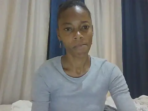 Snapshot of adele-33 chatting on February 13, 2026, 7:32 pm adele-33 online show from February 13, 2026, 7:32 pm