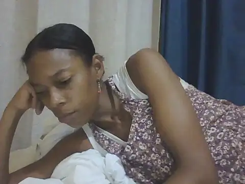 Snapshot of adele-33 chatting on February 17, 2026, 1:13 am adele-33 online show from February 17, 2026, 1:13 am