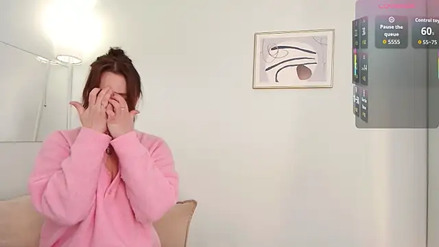 Lella Ryann  online show from October 17, 2025, 1:14 pm