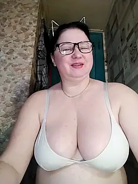 Snapshot of Holly-69 chatting on March 4, 2026, 9:04 am Holly-69 online show from March 4, 2026, 9:04 am