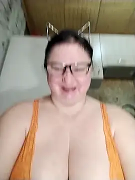 Snapshot of Holly-69 chatting on March 16, 2026, 5:39 pm Holly-69 online show from March 16, 2026, 5:39 pm