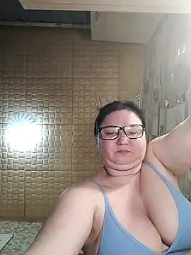 Holly-69 online show from May 9, 2026, 6:13 pm